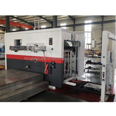 Machine de fabrication de boîtes de carton pour boîtes