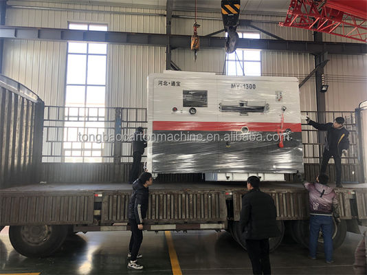 Machine de fabrication de cartons ondulés à découpe à l'aide d'une matrice de carton produite efficacement