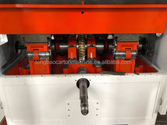 Machine de découpe et de creusement à matrices entièrement automatique de haute précision pour une découpe précise