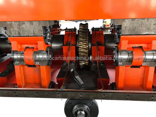 Machine automatique de creusement et de découpe à la matrice pour la fabrication de carton ondulé