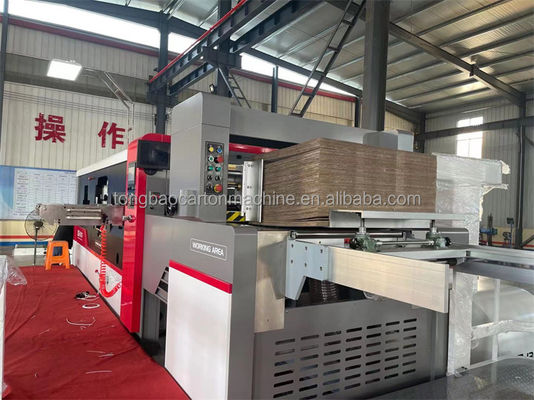 Machine automatique de creusement et de découpe à la matrice pour la fabrication de carton ondulé