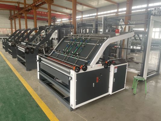 Matériau d'emballage en plastique 1300 Machine à laminage à flûte entièrement automatique pour équipement de laminage de boîtes ondulées