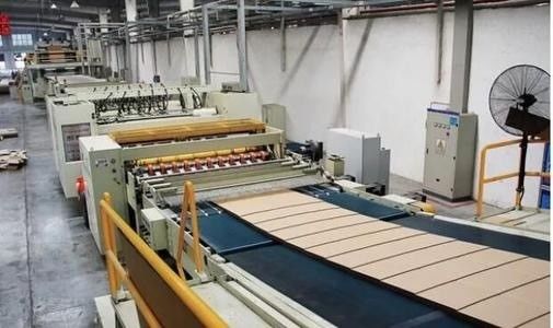 Machine à carton ondulé à flûte entièrement automatique pour carton ondulé