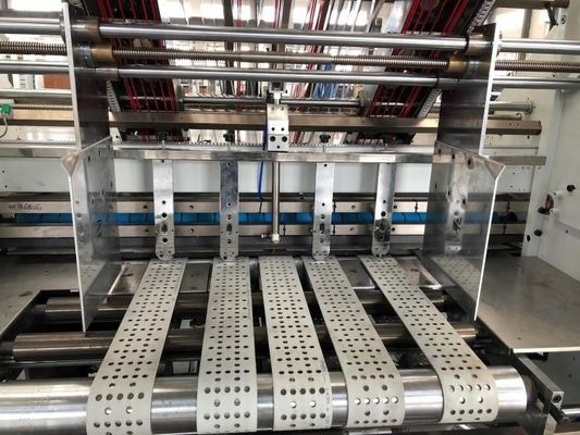 Machine automatique de laminage du carton ondulé pour le laminage et le montage de flûtes