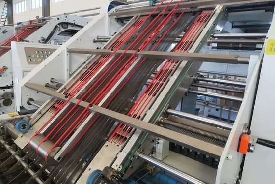 Machine automatique de laminage du carton ondulé pour le laminage et le montage de flûtes