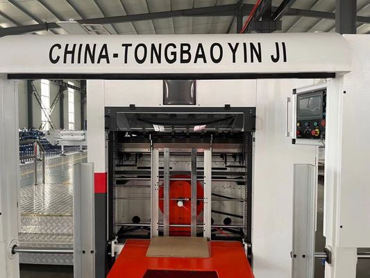Une efficacité inégalée avec une machine de découpe et de décapage semi-automatique