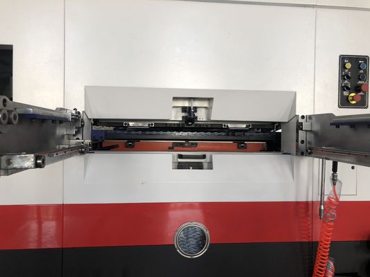 Une efficacité inégalée avec une machine de découpe et de décapage semi-automatique