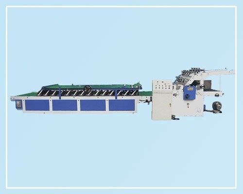 Machine de laminage à flûte semi-automatique pour une intégration facile dans la chaîne de production