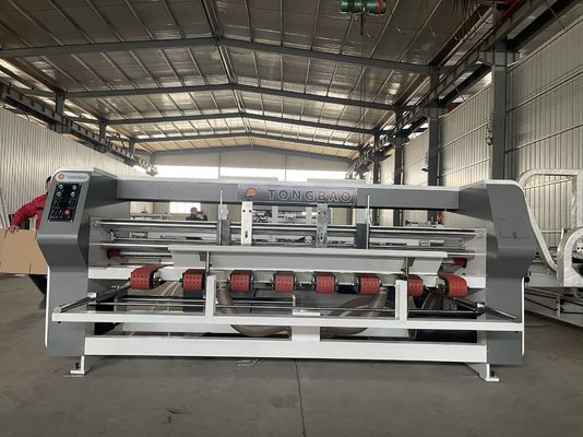 Machine à coller en carton ondulé pliant avec régulation de la vitesse de conversion de fréquence