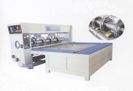 Machine à boîtes ondulées semi-automatique à fente rotative avec exigences du client