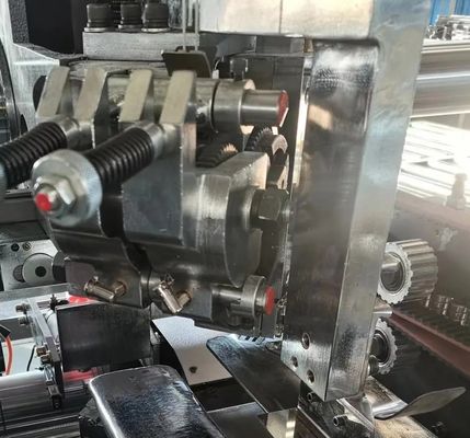 Semi-automatique à double servo pour l'alimentation manuelle de la couture de carton ondulé