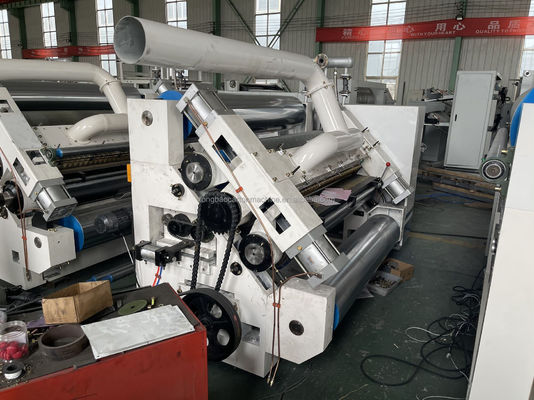 Ligne automatique d'emballage de carton ondulé à face unique pour un processus d'emballage lisse