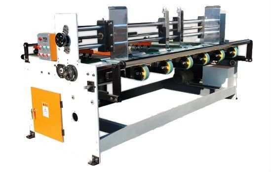 Machine de carton à alimentation automatique avancée pour les emballages précis