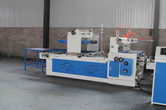 Machine automatique de cartonnage et de colle à 380 V pour une production en douceur