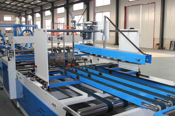 Machine automatique de cartonnage et de colle à 380 V pour une production en douceur