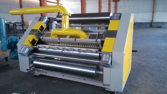 Machine de fabrication automatique de boîtes de carton en carton ondulé