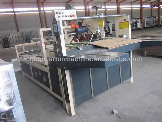 Machine à coller des dossiers semi-automatique pour les produits de largeur de 900 mm 40 M/Min Vitesse directe
