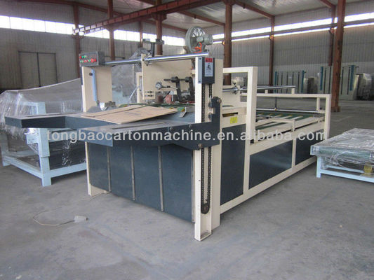 Machine à coller des dossiers semi-automatique pour les produits de largeur de 900 mm 40 M/Min Vitesse directe