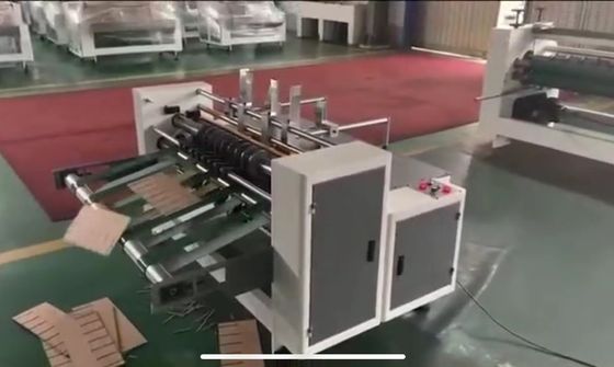 Machines à assembler des panneaux ondulés semi-automatiques